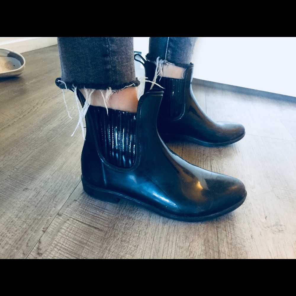 Gap rain boots